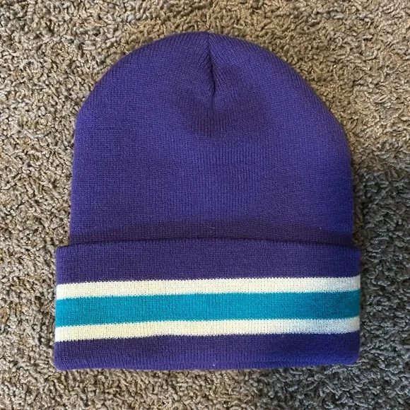 Vintage Charlotte Hornets Beanie - Picture 2 of 3